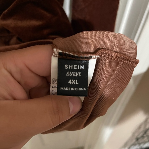 Brown Velvet long sleeve dress - Picture 4 of 4